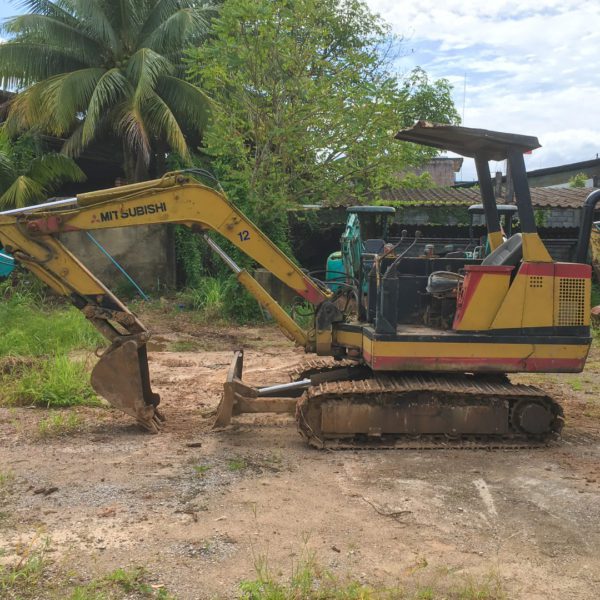 รถขุด Mitsubishi รุ่น PC30 ขนาด 3 ตัน มือสอง [เบอร์ 12]