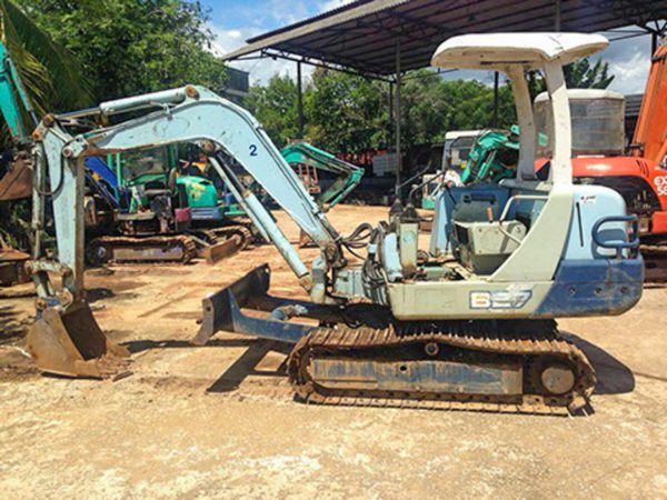 รถขุด Yanmar รุ่น B27-3 ขนาด 2.7 ตัน มือสอง [เบอร์ 2]