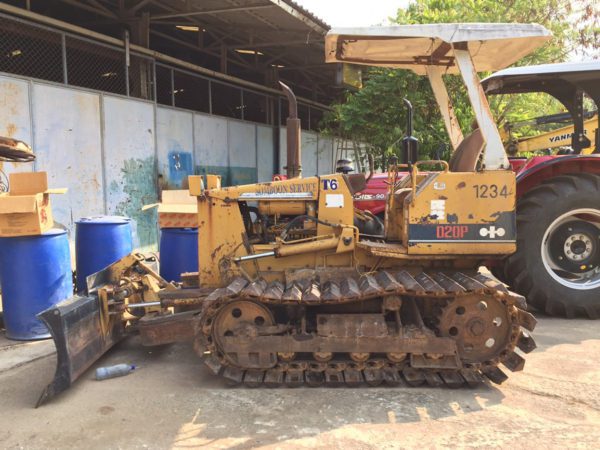 แทรกเตอร์ตีนตะขาบ KOMATSU รุ่น D20P-6