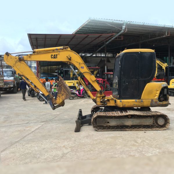 รถขุดเล็ก MITSUBISHI รุ่น MM45T ทำสี CAT ขนาด 4.5 ตัน [เบอร์ 48]