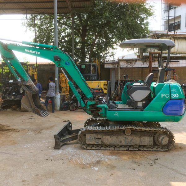 รถขุดมือสอง KOMATSU PC30-7 ขนาด 3 ตัน [เบอร์ 63]