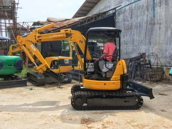 รถขุดมือสอง KOMATSU รุ่น PC30UU-3 ขนาด 3 ตัน [เบอร์ 65]