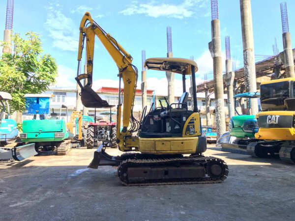 รถขุดมือสอง KOMATSU รุ่น PC30MR-2 ขนาด 3 ตัน [No.74]