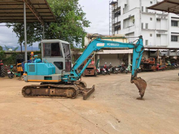รถขุดมือสอง KOBELCO รุ่น SK042 ขนาด 4.9 ตัน (No.82) - Image 2