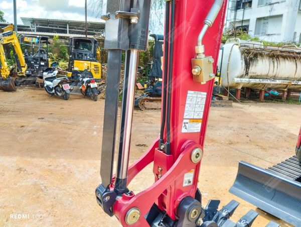 รถขุดยันม่าร์ รุ่น ViO30 Premium Red ตู้แอร์ (3.4 ตัน) - Image 14