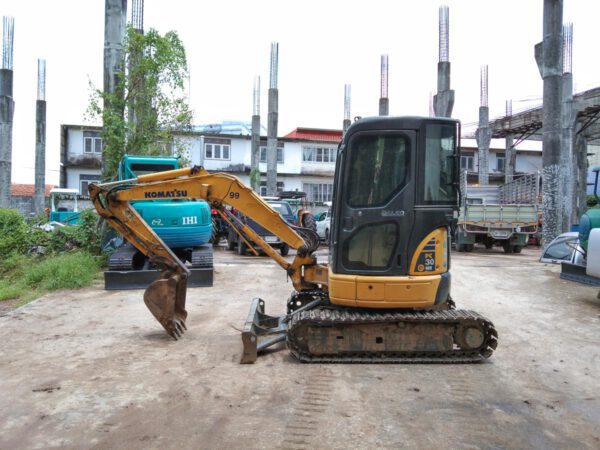 รถขุดมือสอง KOMATSU รุ่น PC30MR-2 ตู้แอร์ ขนาด 3.4 ตัน [No.99]