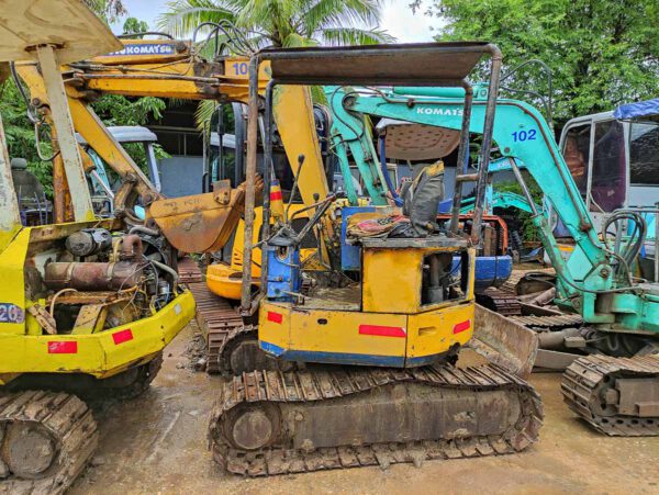 รถขุดมือสอง KOMATSU รุ่น PC28UU ขนาด 2.9 ตัน [No.101]