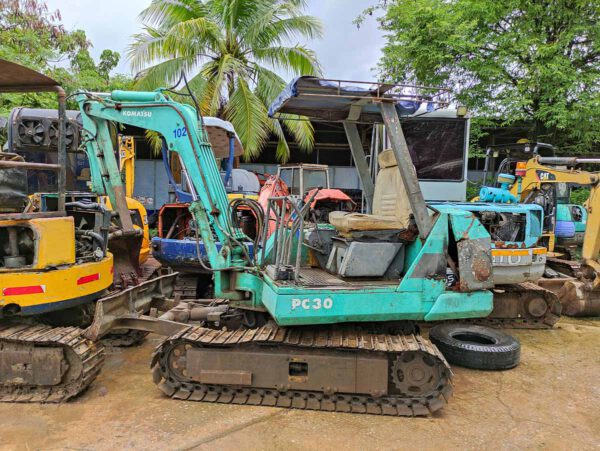 รถขุดมือสอง KOMATSU รุ่น PC30 ขนาด 3 ตัน [No.102]