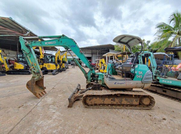 รถขุดมือสอง KOBELCO รุ่น SK045 ขนาด 4.5 ตัน [เบอร์104]