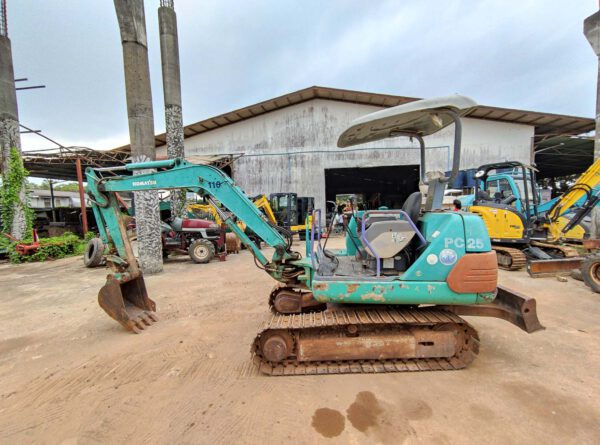 รถขุดมือสอง KOMATSU รุ่น PC25-1E ขนาด 2.5 ตัน [No.110]