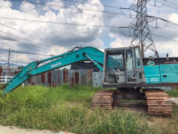 KOMATSU PC200-3 ขนาด 20 ตัน รถขุดมือสอง [No.90]