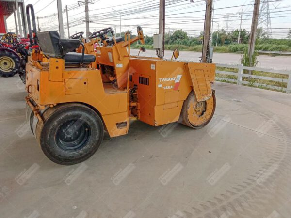 รถบดถนน SAKAI รุ่น TW500W ขนาด 3.5 ตัน เอวอ่อน หน้าเหล็ก-หลังยาง [No.T15]
