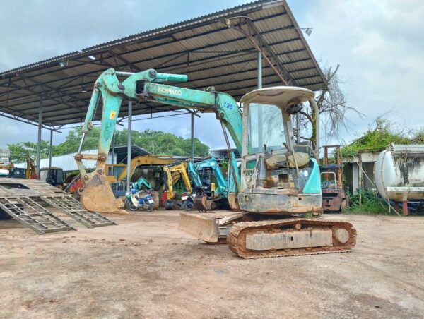 รถขุดมือสอง KOBELCO รุ่น SK30UR ขนาด 3 ตัน [No.125]