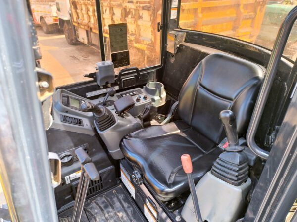 รถขุดมือสอง YANMAR ViO35 ตู้แอร์ ชั่วโมงน้อย ผ่อนได้ ประกันศูนย์ [No.SK10] - Image 15