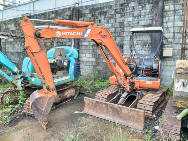 รถขุดมือสอง HITACHI รุ่น EX30 ขนาด 3 ตัน [No.121]